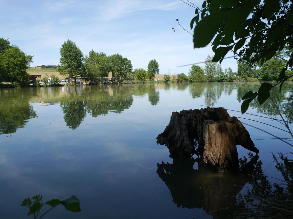Lac De Cancon Luaran gambar